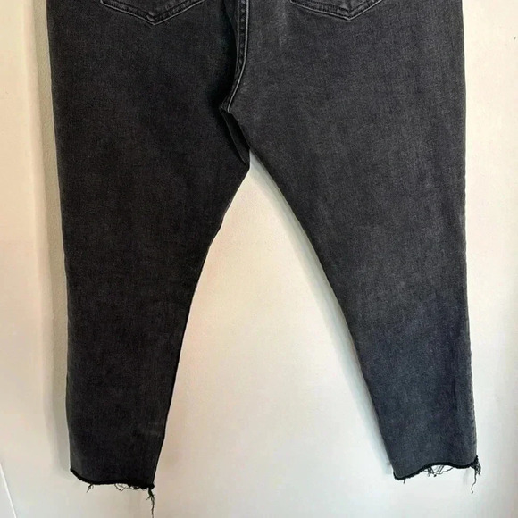 Denim Forum Aritzia The Yoko High Rise Slim Size 32 Button Fly Distressed - Picture 11 of 12